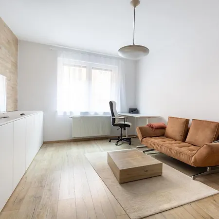 B44 Brody Apartmán *